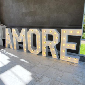 XL Letters AMORE