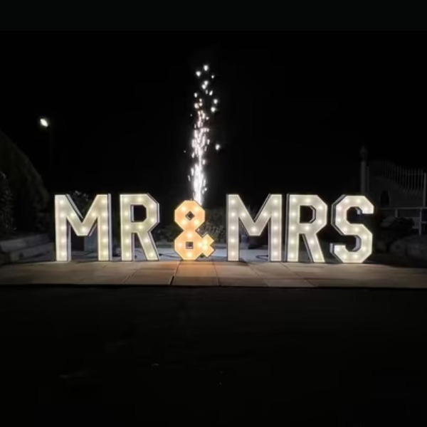 XL Letters MR&MRS